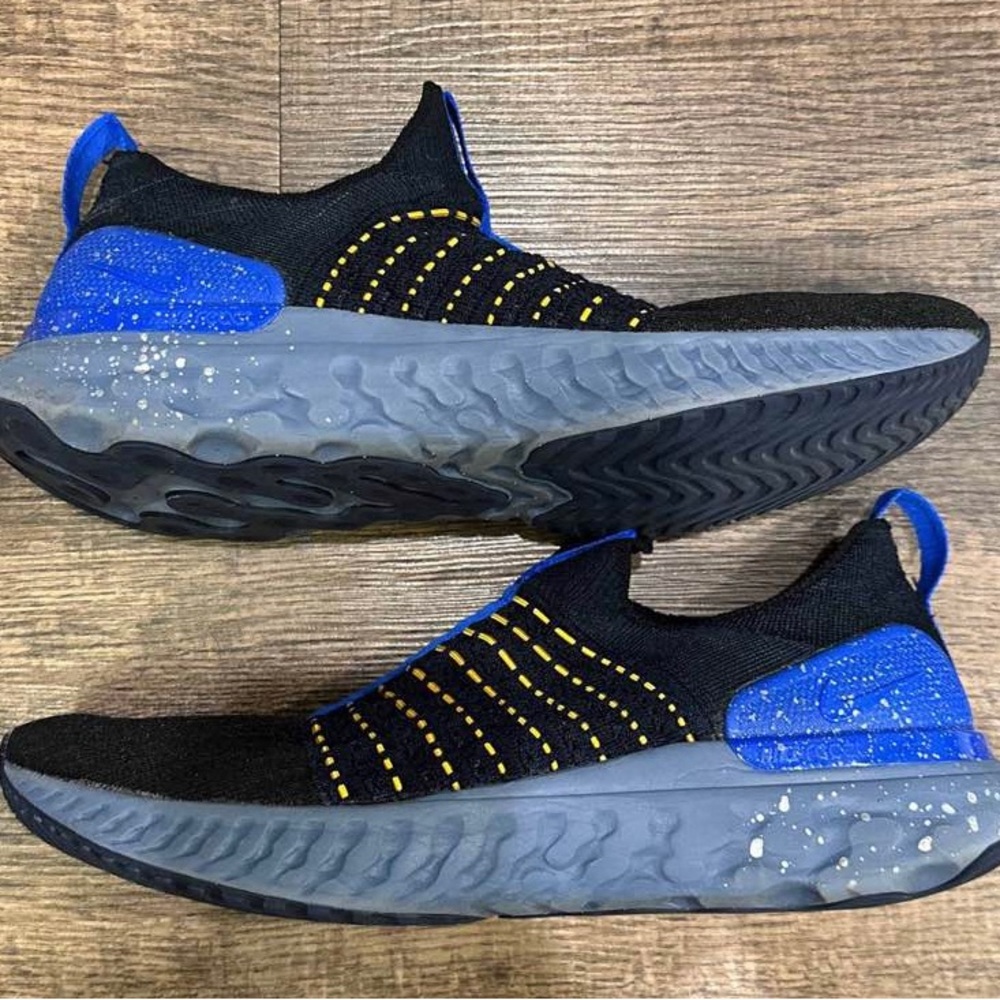 Nike phantom run flyknit 2 men sz 9